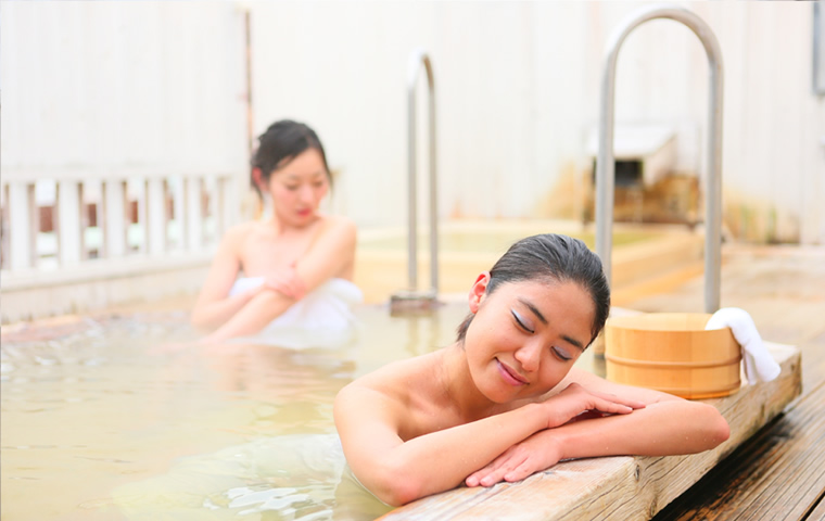 女性用　屋上露天風呂「月の湯」