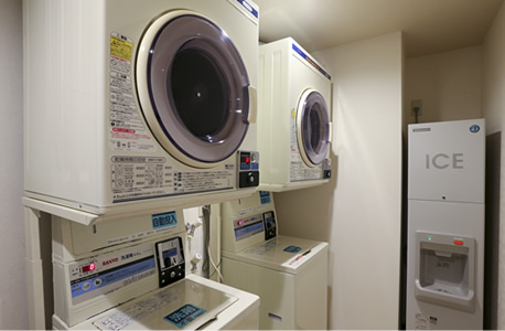 2F コインランドリー