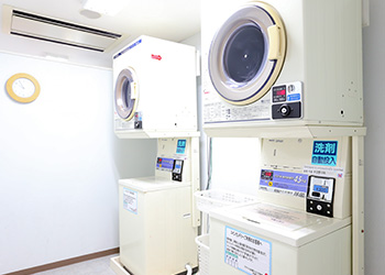 B1F コインランドリー