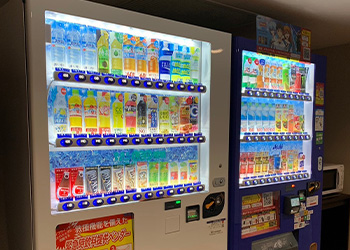 2F 自動販売機