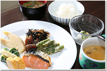 かねみつの朝食