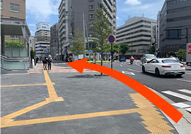曲がってすぐ、ローソンがある岐路を左方向に進みます。