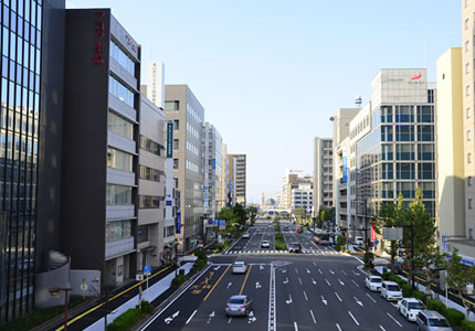 大分官公庁街や繁華街に徒歩5分圏内。大分駅徒歩8分。ホテル前に空港バス停。