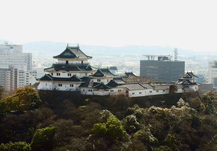 和歌山城・市街を見渡す、高層ホテル