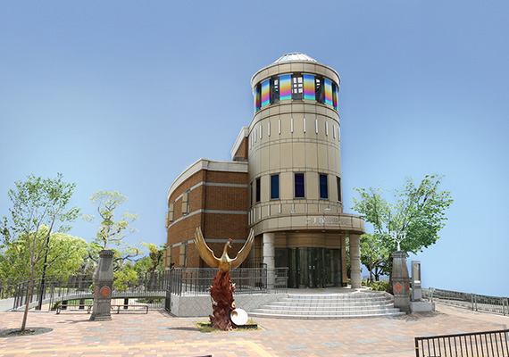 宝塚市立手塚治虫記念館